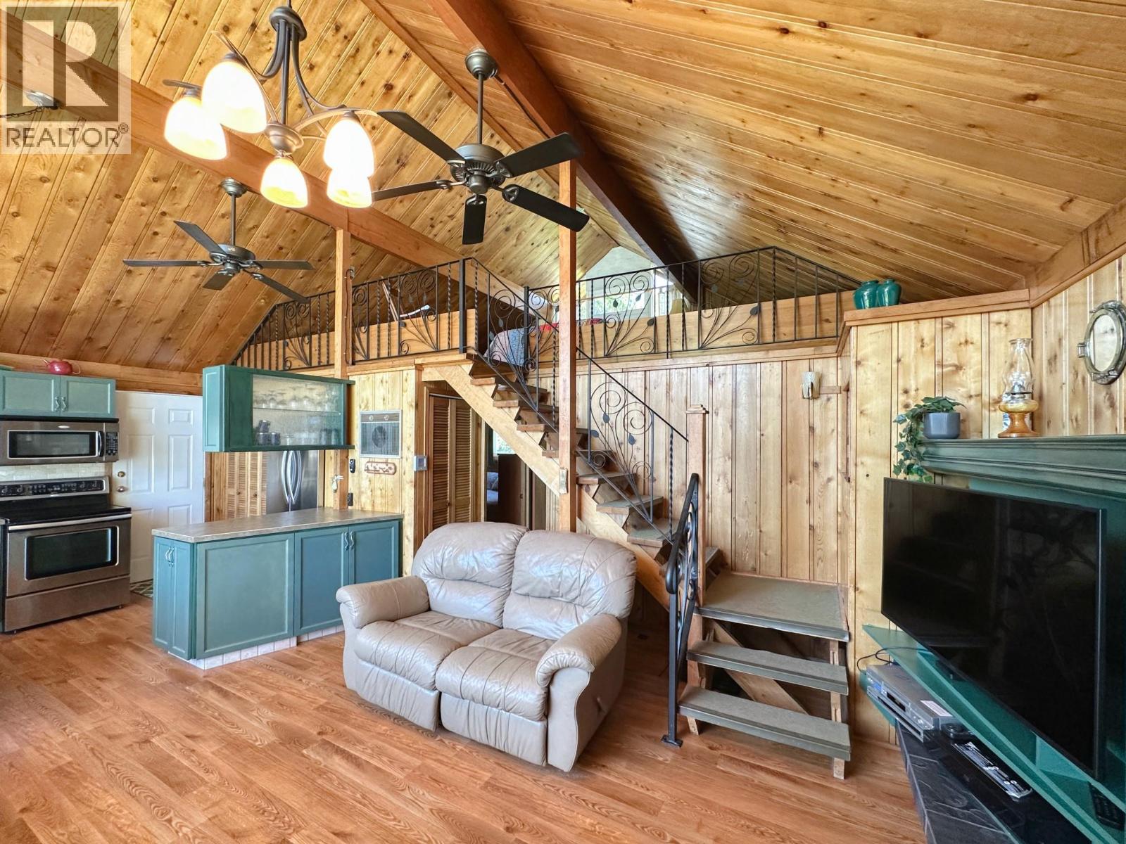 1601 85th Street, Osoyoos