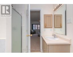 112 Wharhol Private, Ottawa, ON K2H1G6 Photo 24