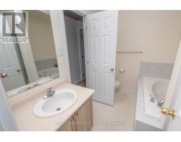 112 Wharhol Private, Ottawa, ON K2H1G6 Photo 26