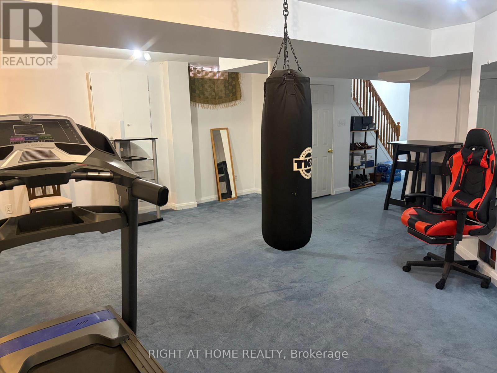40 VOGUE STREET - 23