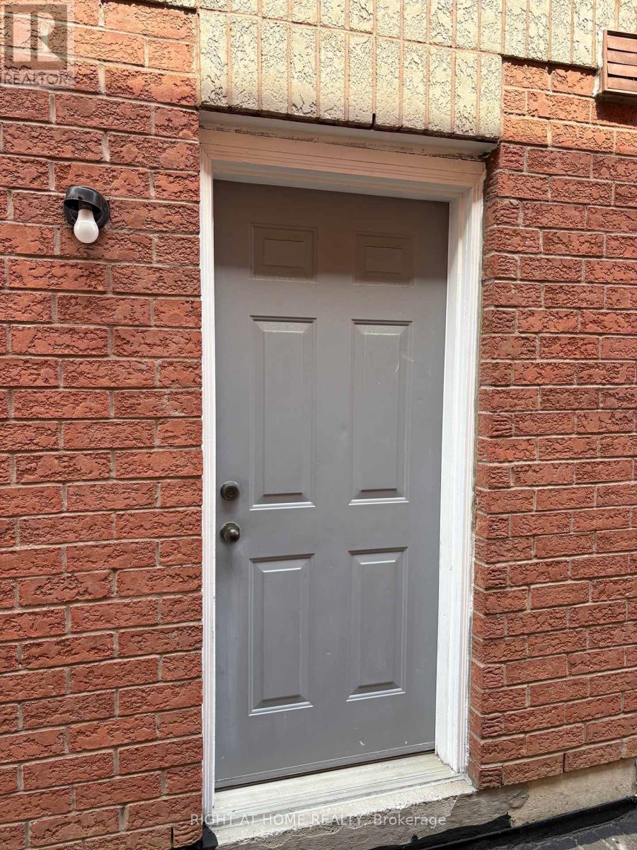40 VOGUE STREET - 27
