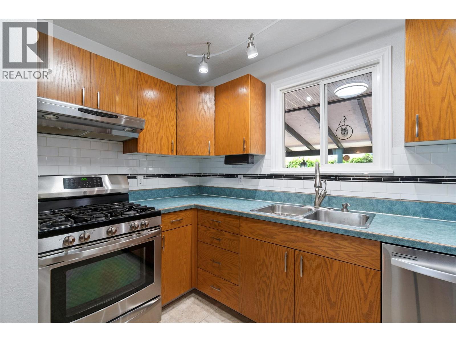  4750 71 Avenue Northeast, Salmon Arm