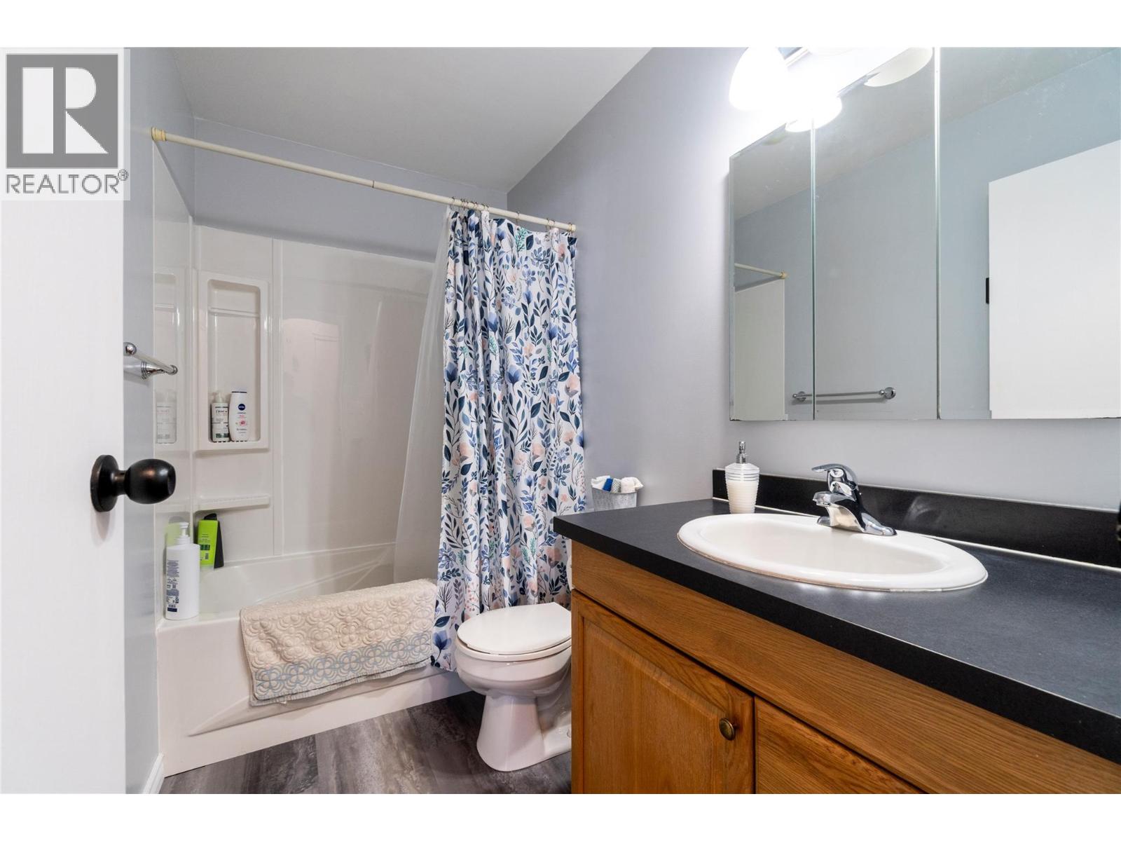  4750 71 Avenue Northeast, Salmon Arm