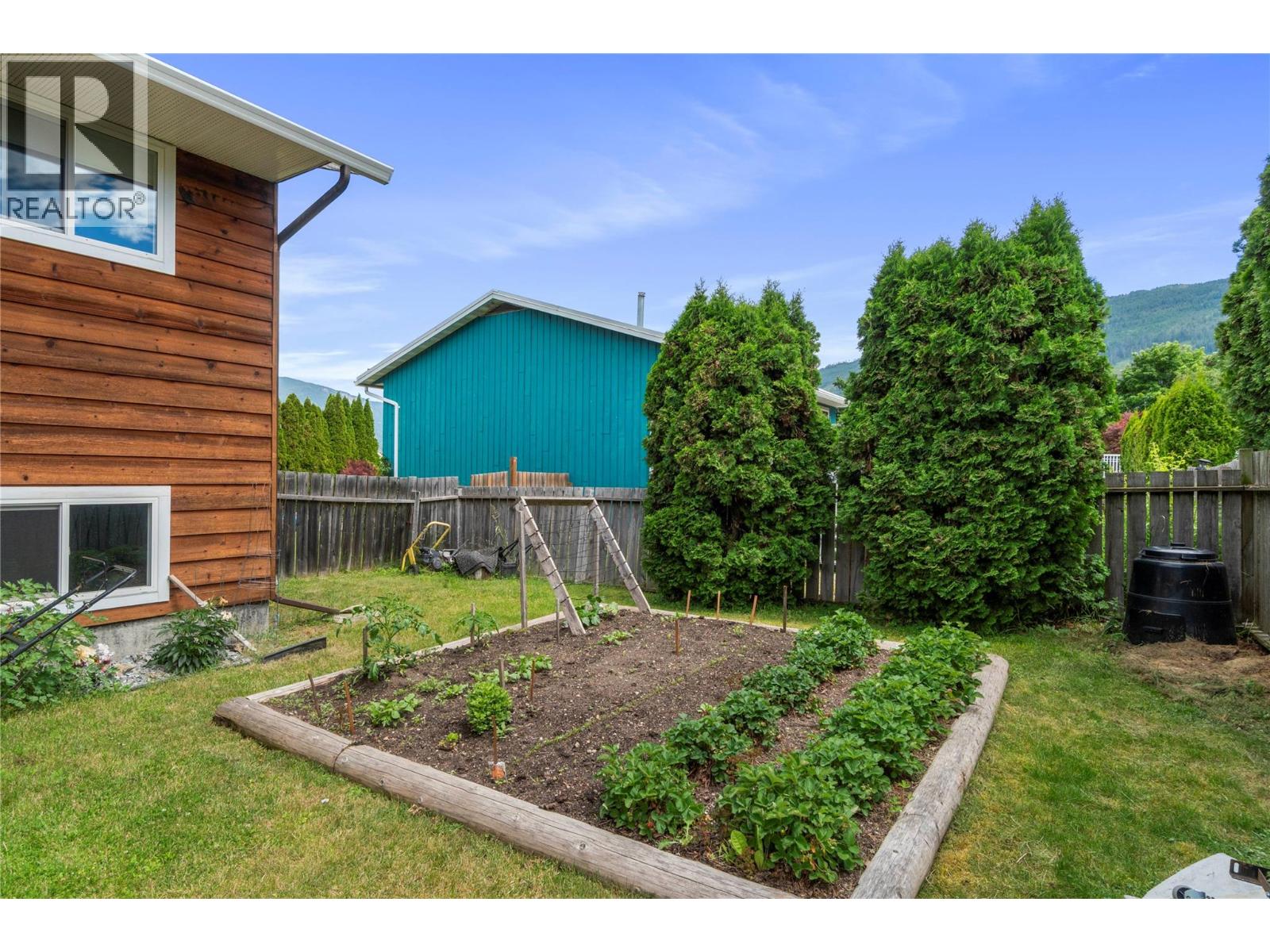  4750 71 Avenue Northeast, Salmon Arm