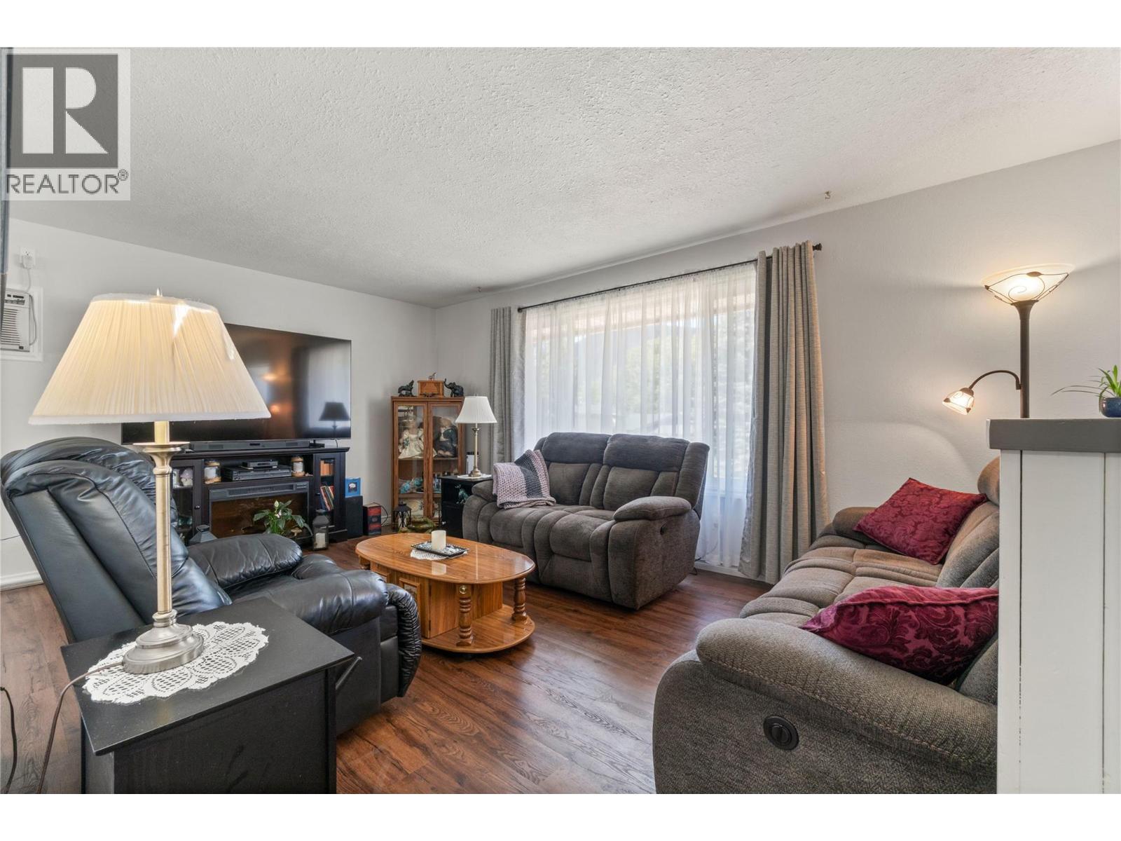  4750 71 Avenue Northeast, Salmon Arm