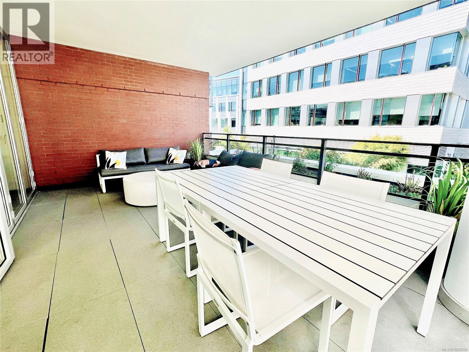 #107 530 Michigan St - 32