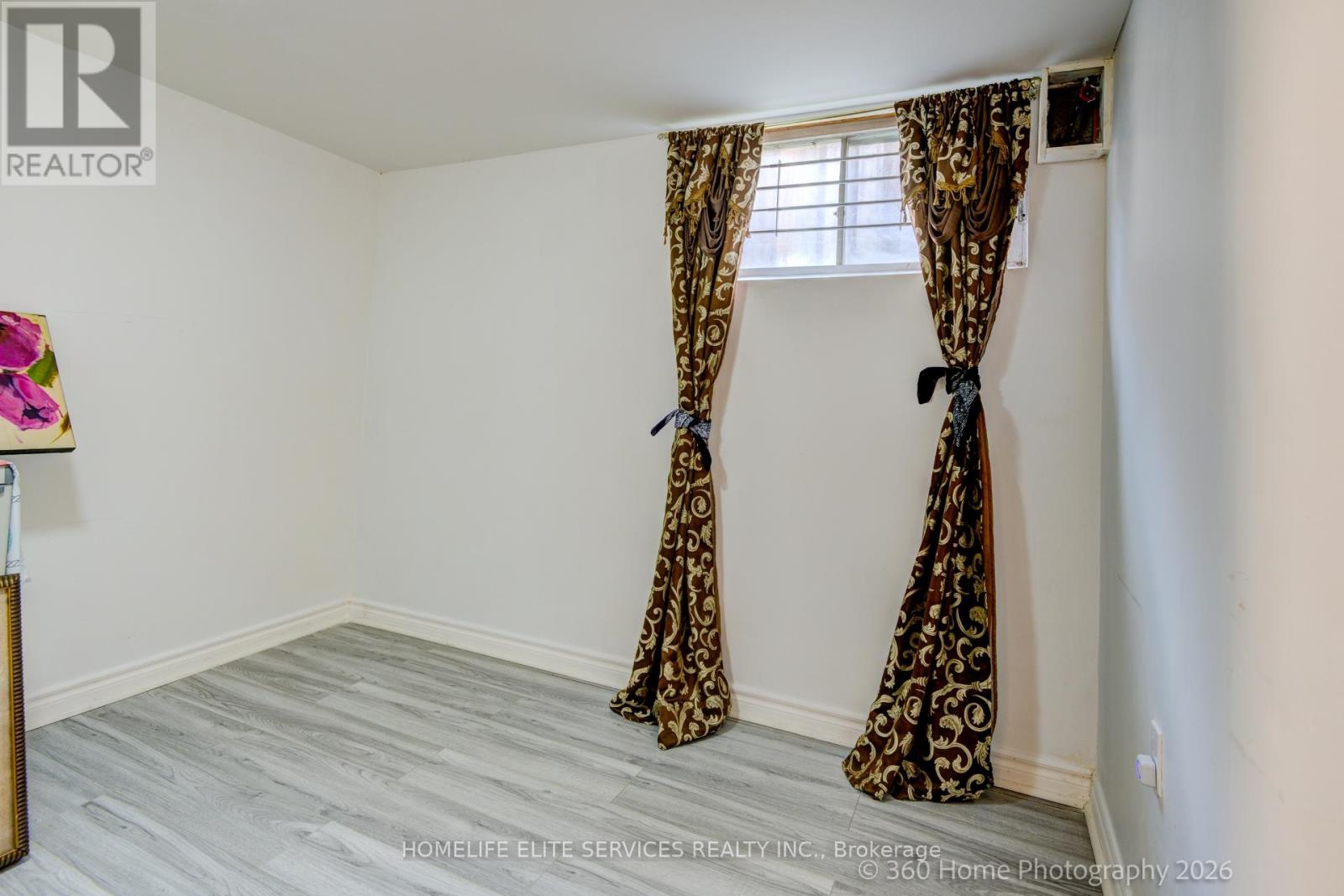 69 CASTLEBURY CRESCENT - 19