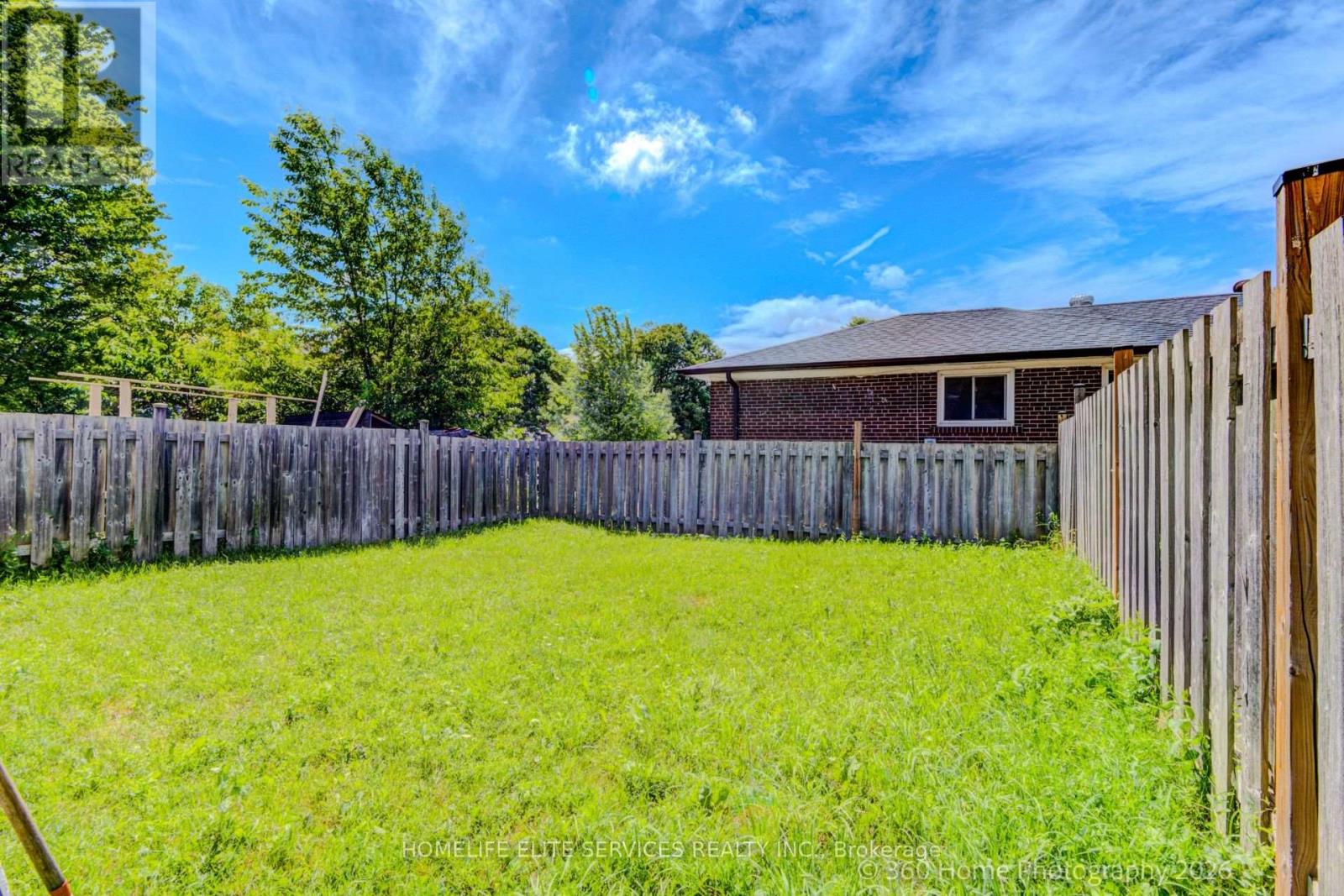69 CASTLEBURY CRESCENT - 25