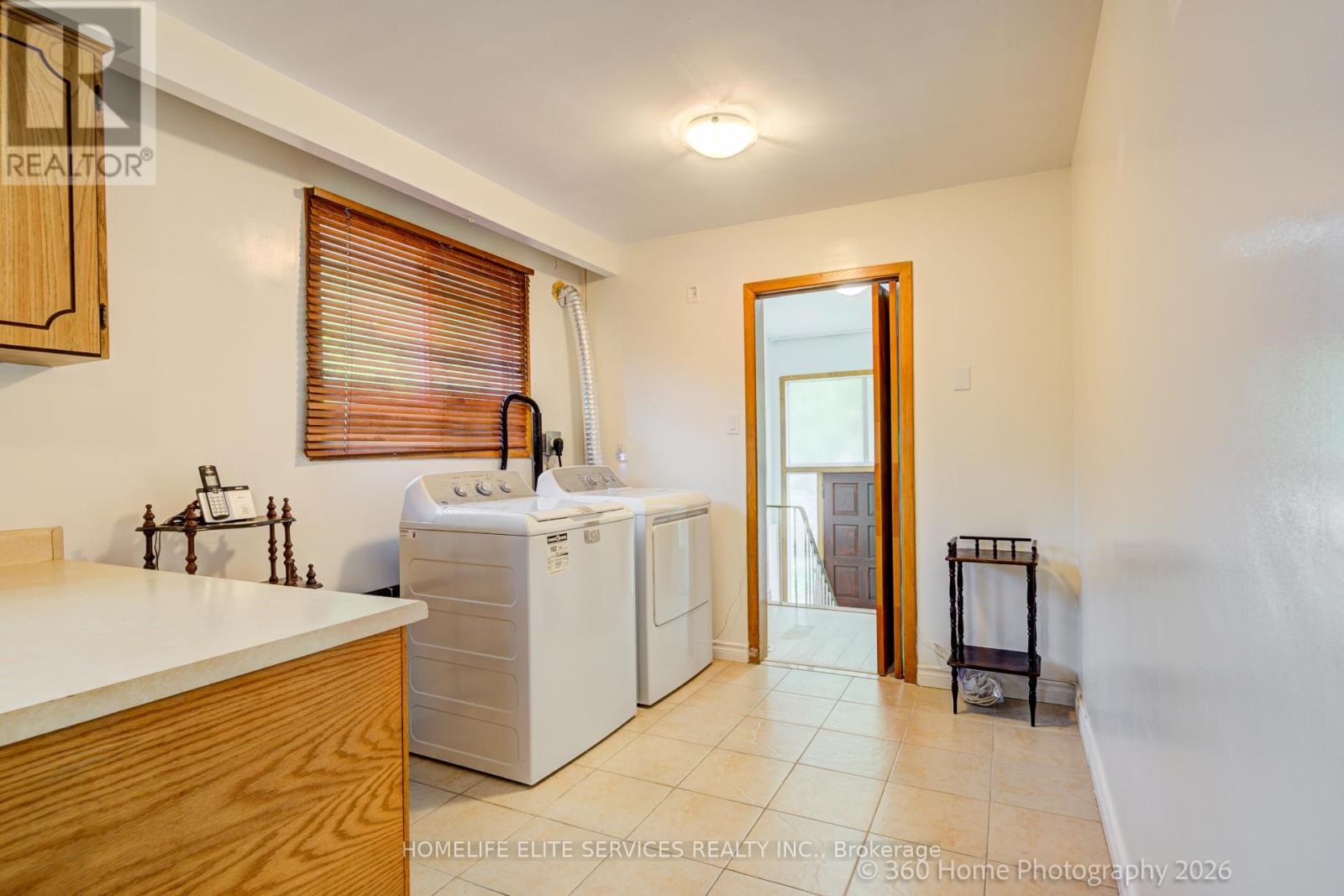 69 CASTLEBURY CRESCENT - 9