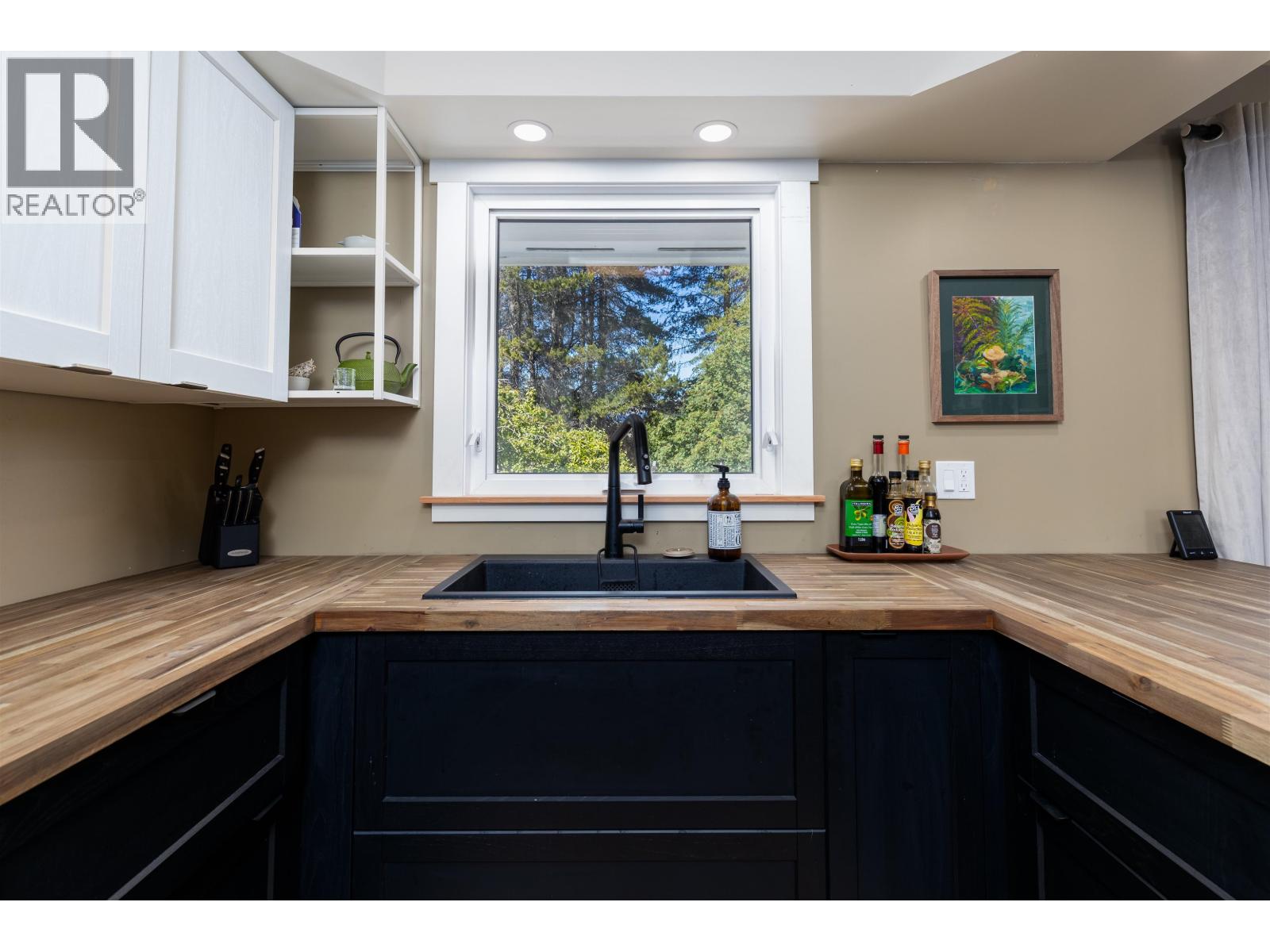 4924 LAZELLE AVENUE - 8