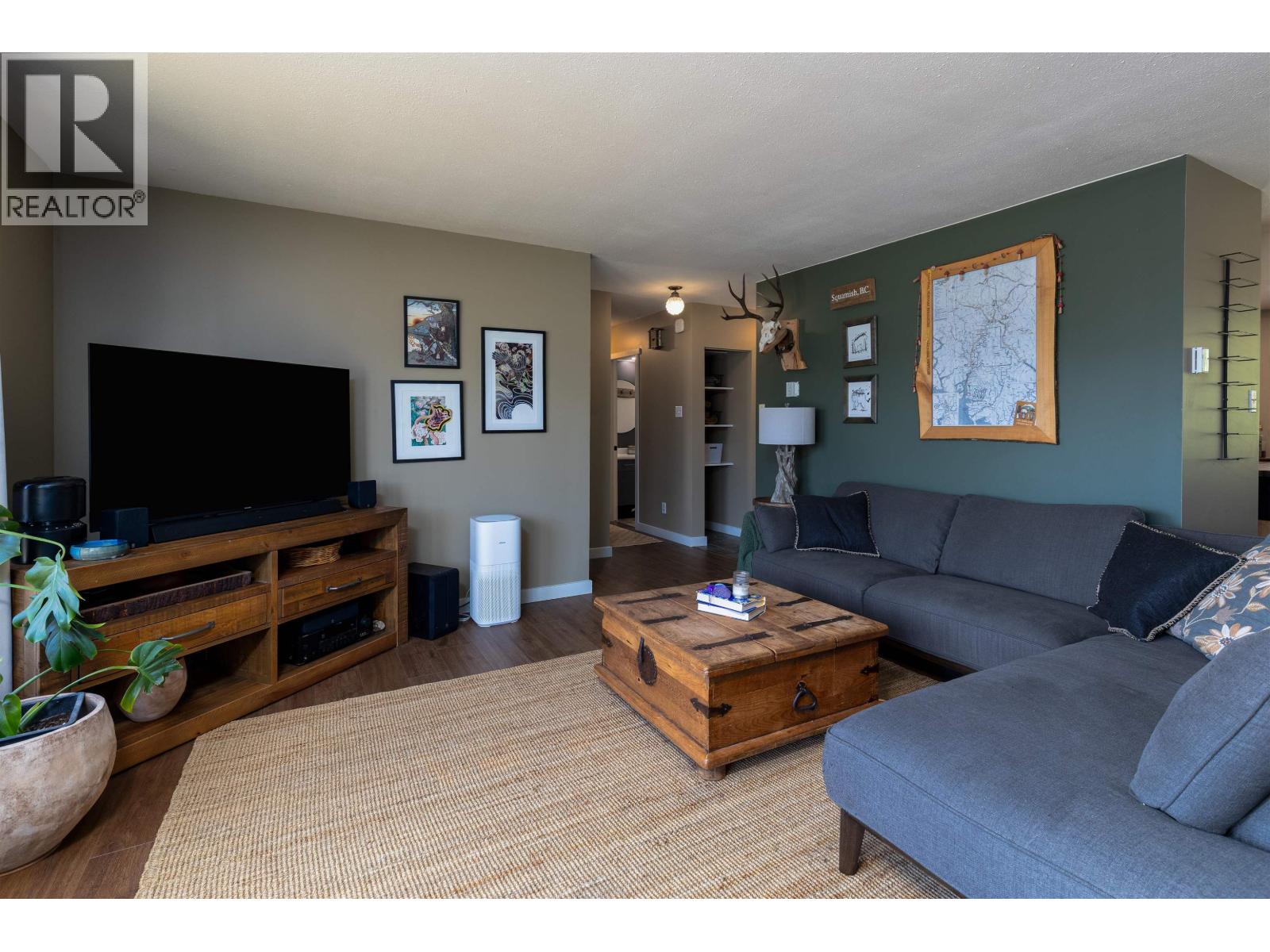 4924 LAZELLE AVENUE - 4