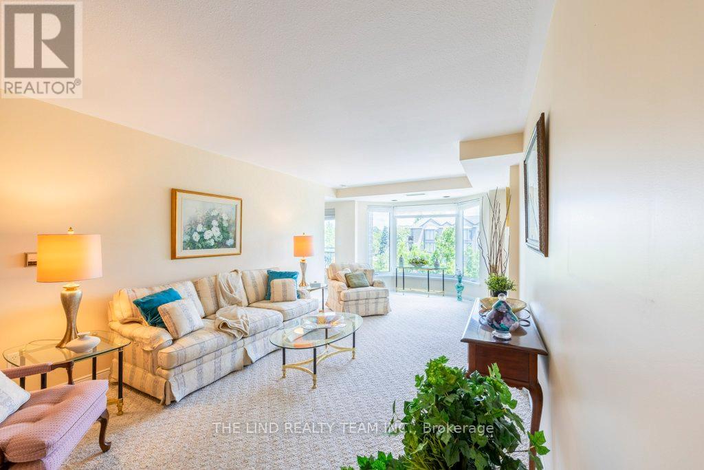 Photo of 312 - 85 WELLINGTON STREET W