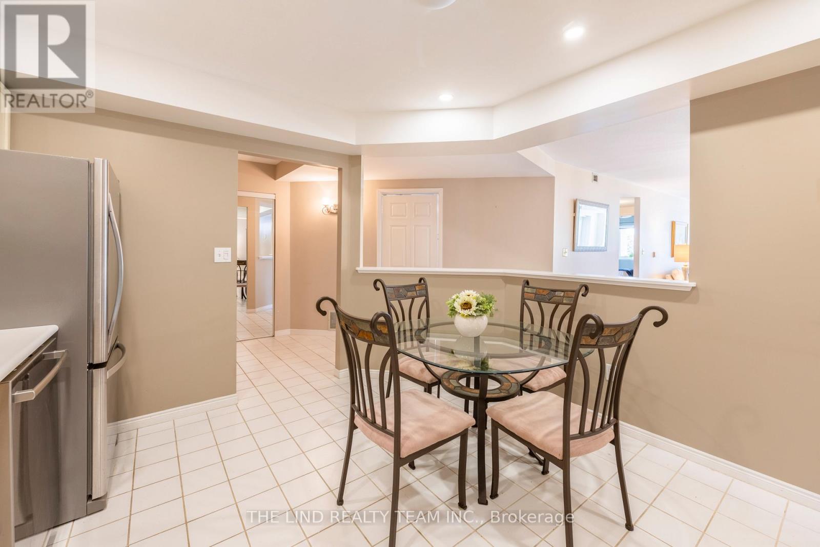 #312 85 WELLINGTON STREET W - 18