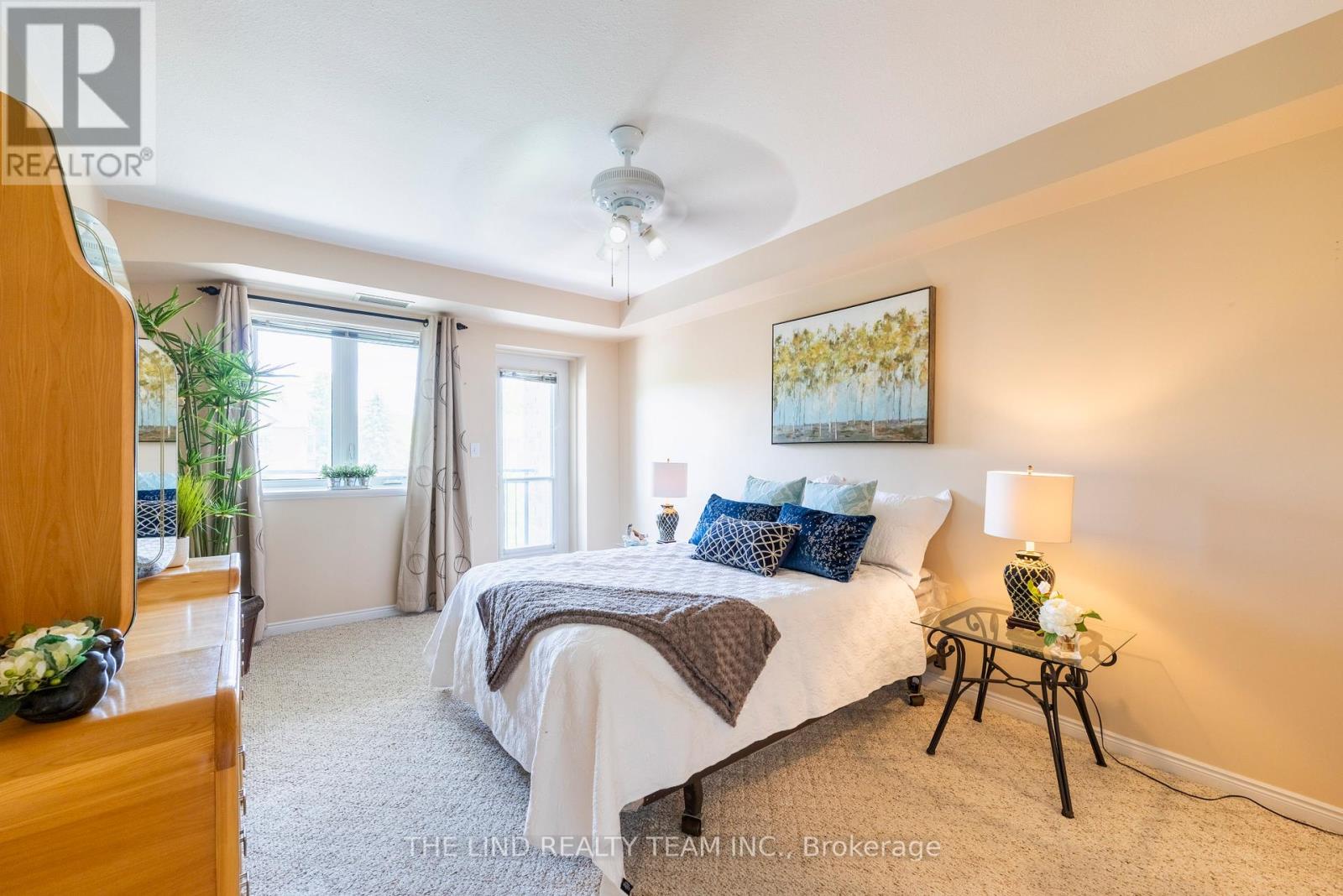 #312 85 WELLINGTON STREET W - 23