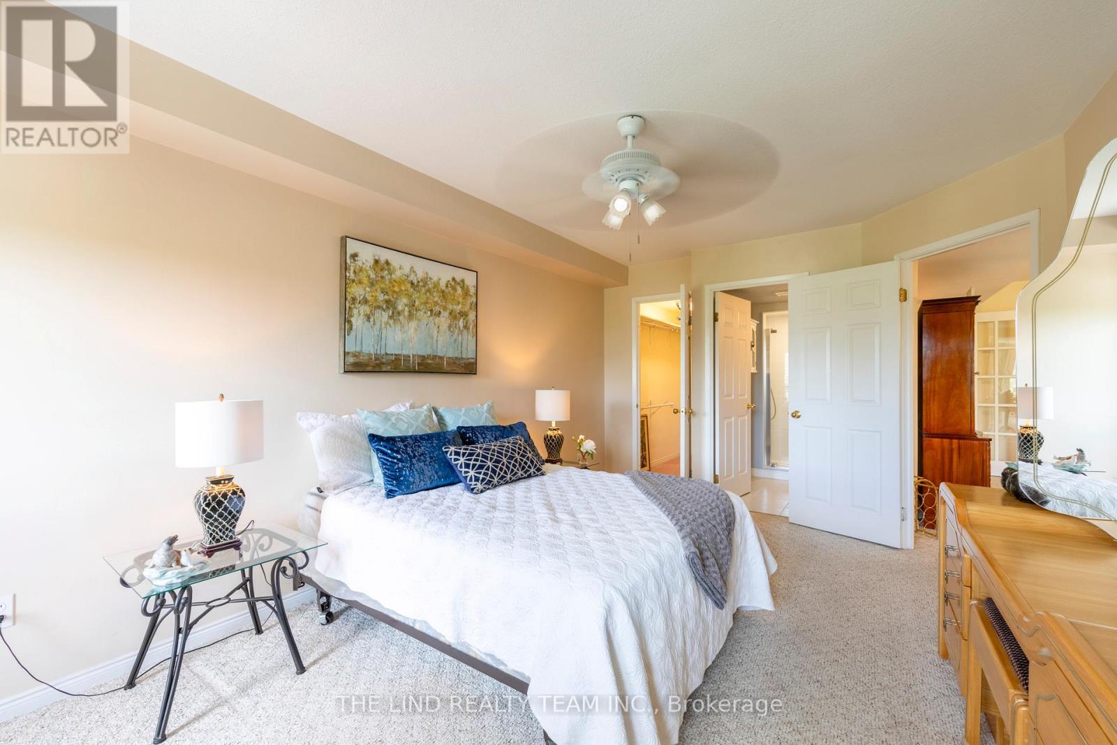 #312 85 WELLINGTON STREET W - 24