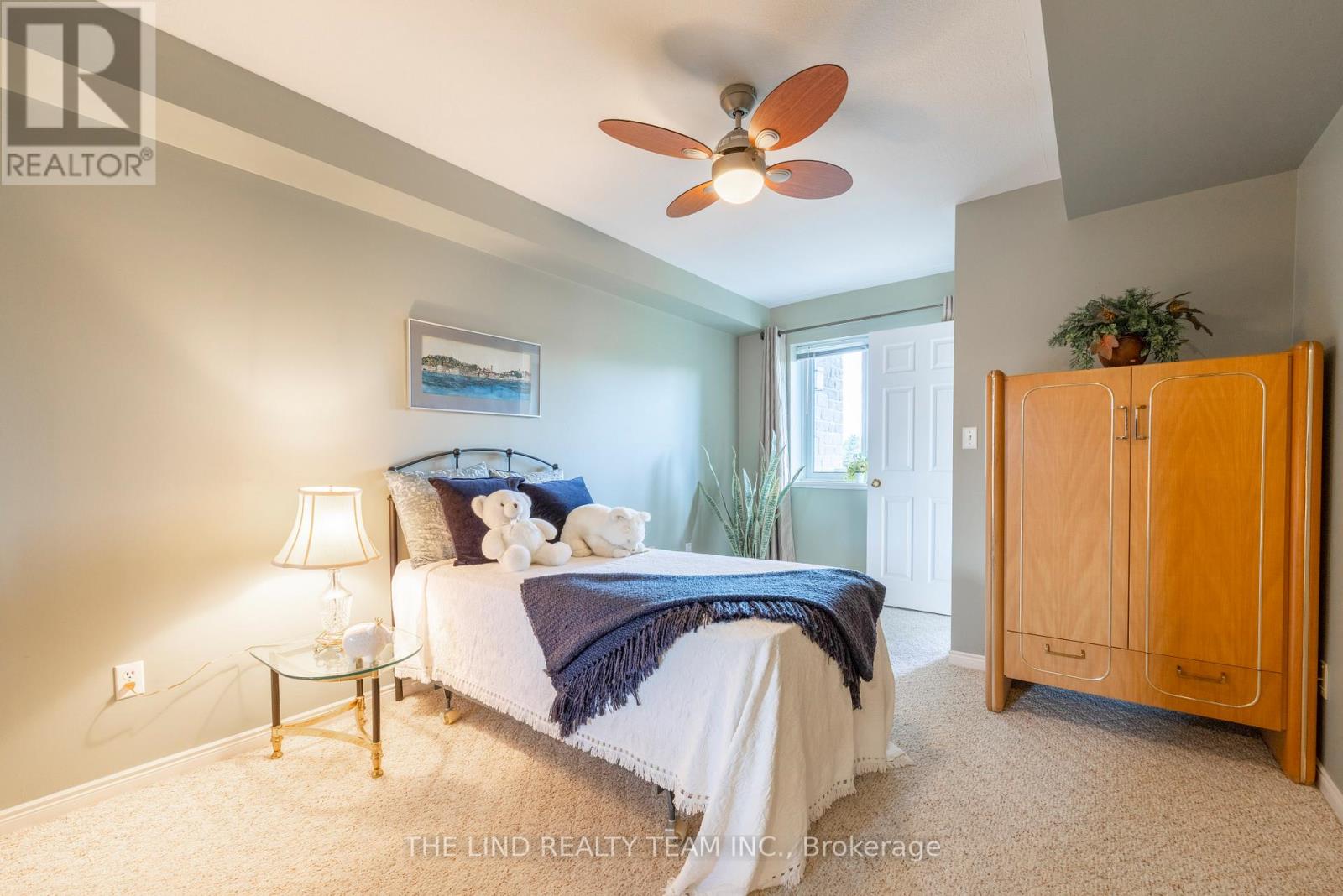 #312 85 WELLINGTON STREET W - 28