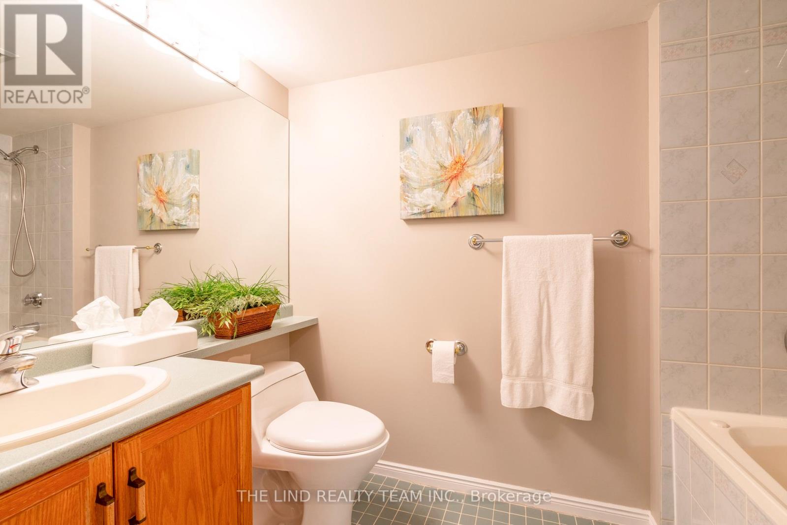 #312 85 WELLINGTON STREET W - 31