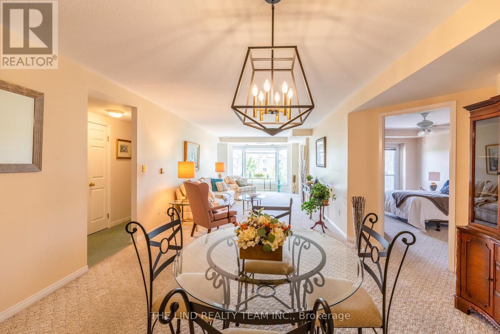 #312 85 WELLINGTON STREET W - 6
