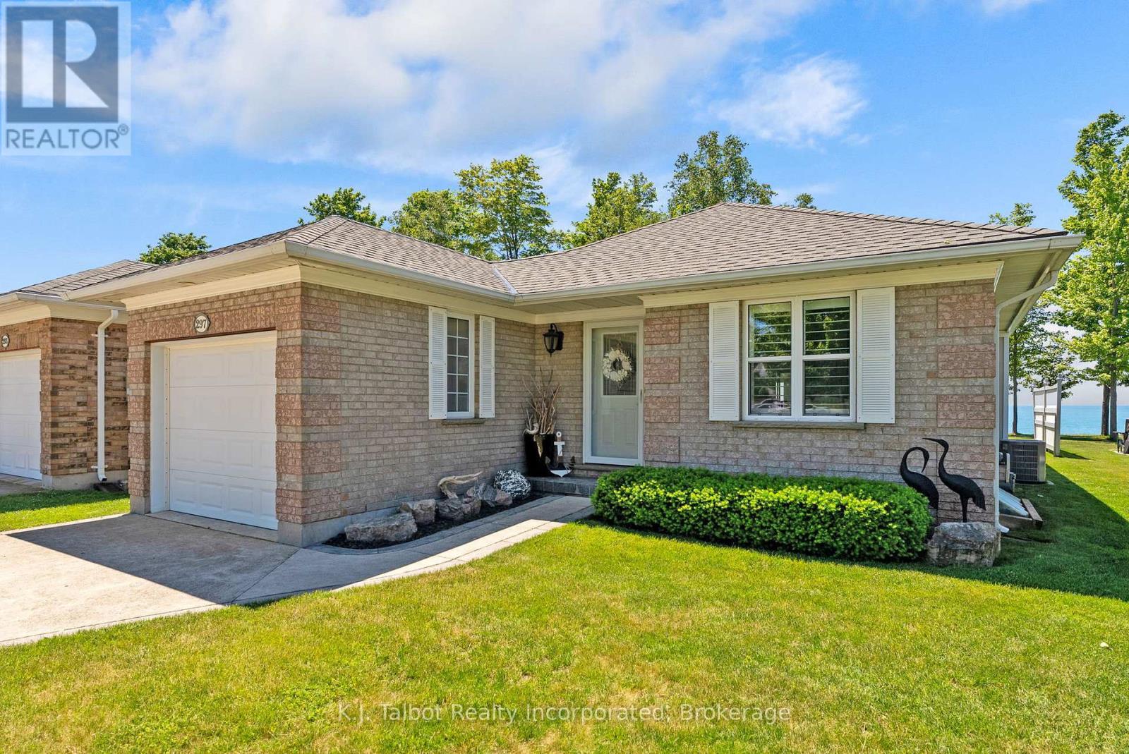 297 BETHUNE CRESCENT - 1
