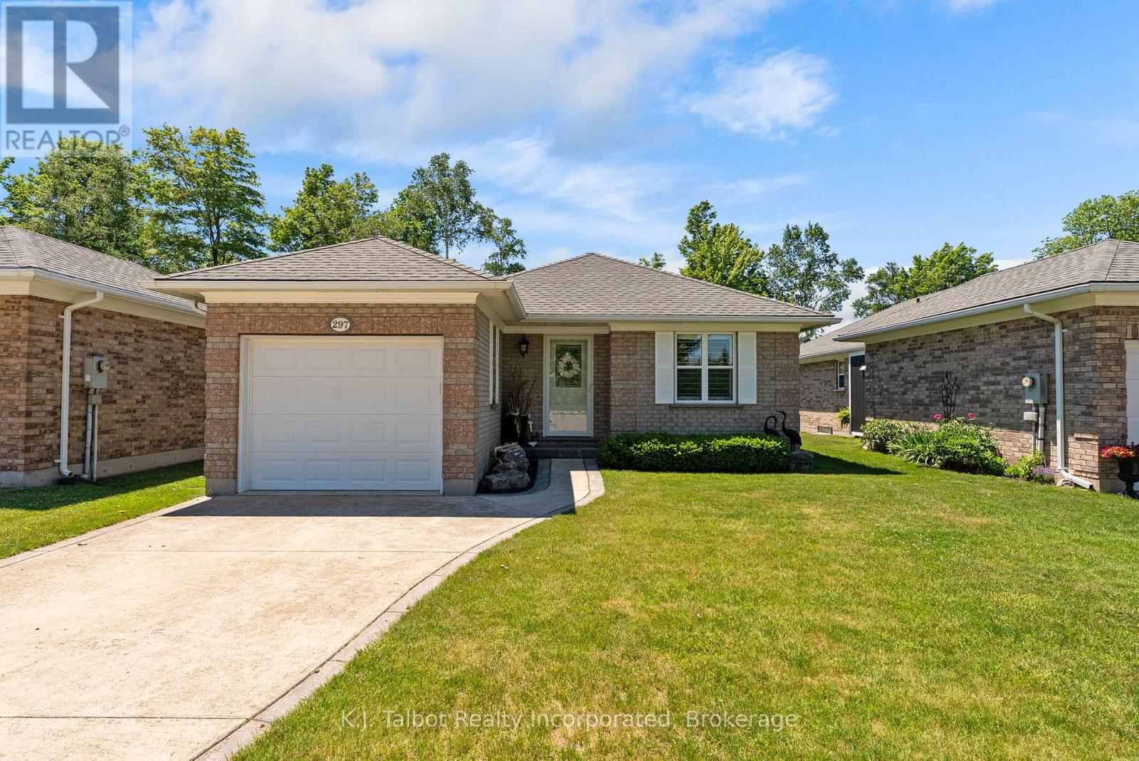 297 BETHUNE CRESCENT - 2