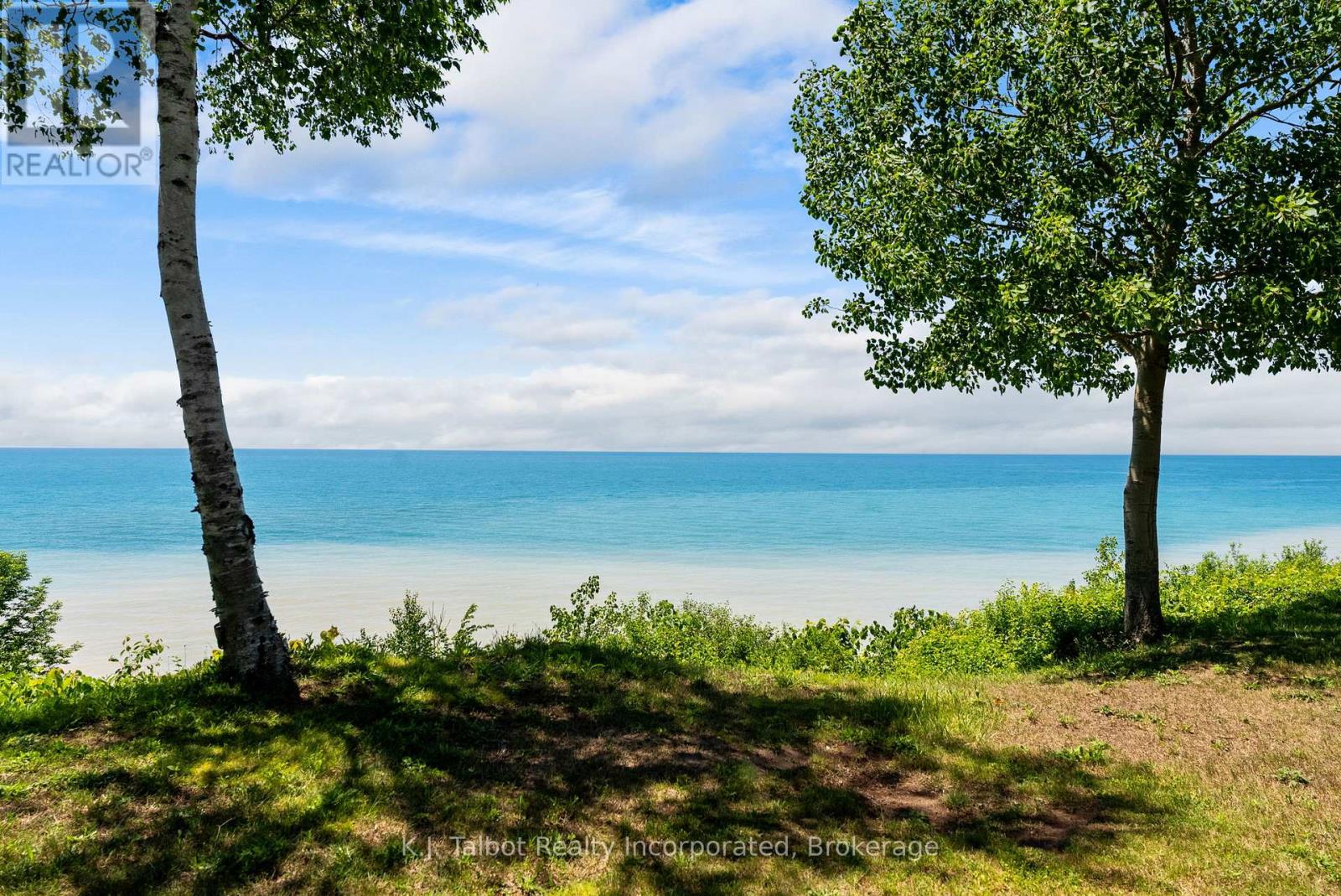 297 BETHUNE CRESCENT - 33