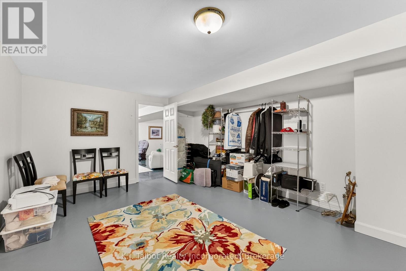 297 BETHUNE CRESCENT - 30