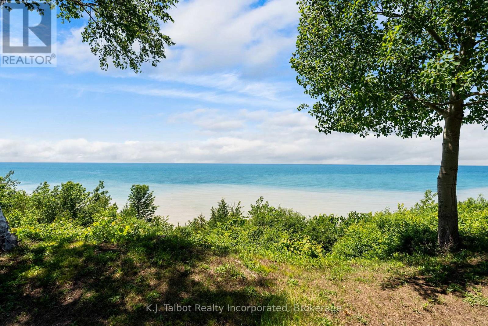 297 BETHUNE CRESCENT - 34