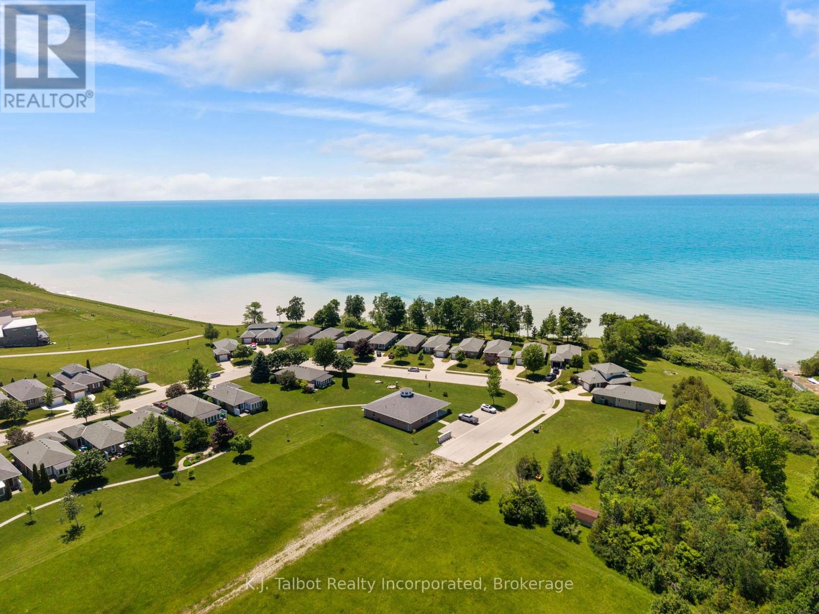 297 BETHUNE CRESCENT - 42