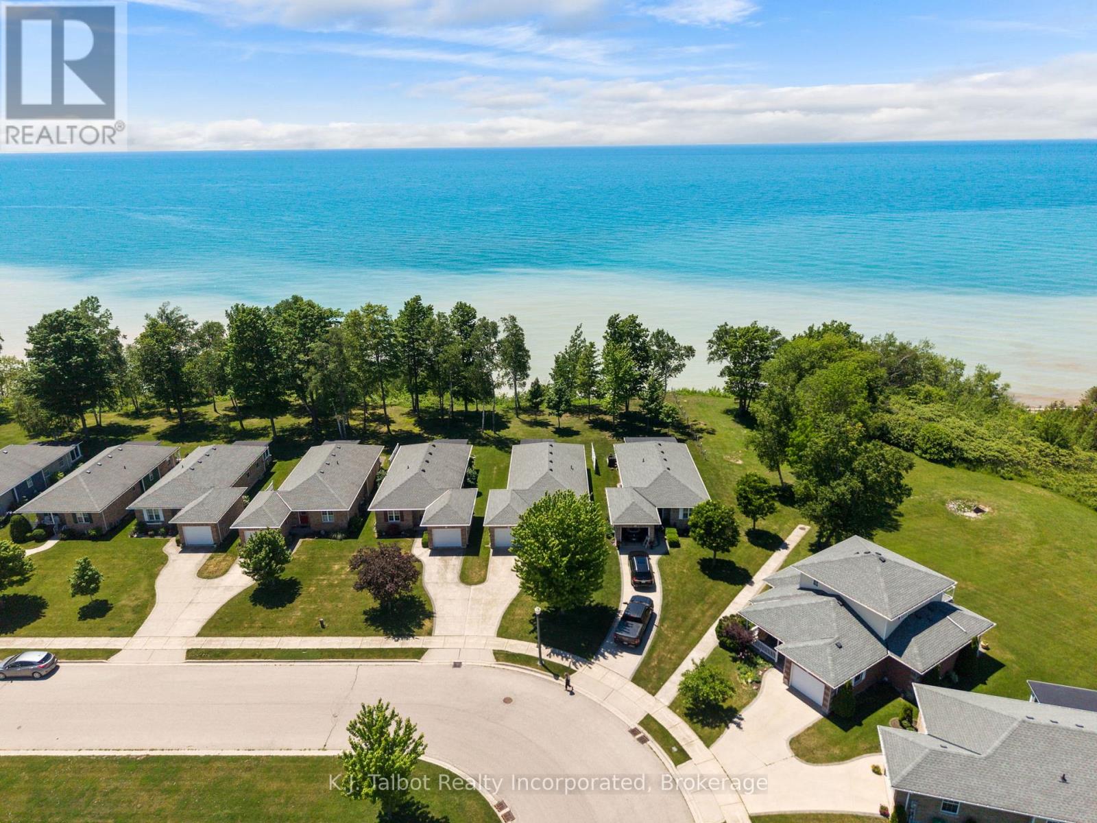 297 BETHUNE CRESCENT - 41
