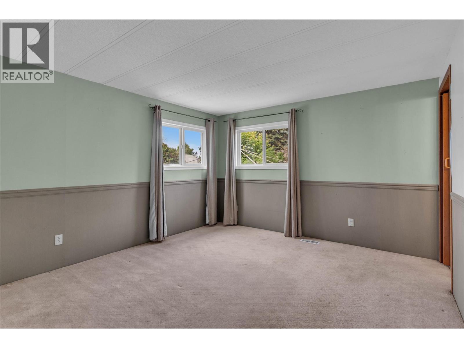 #146 3745 LAKESHORE Road - 17