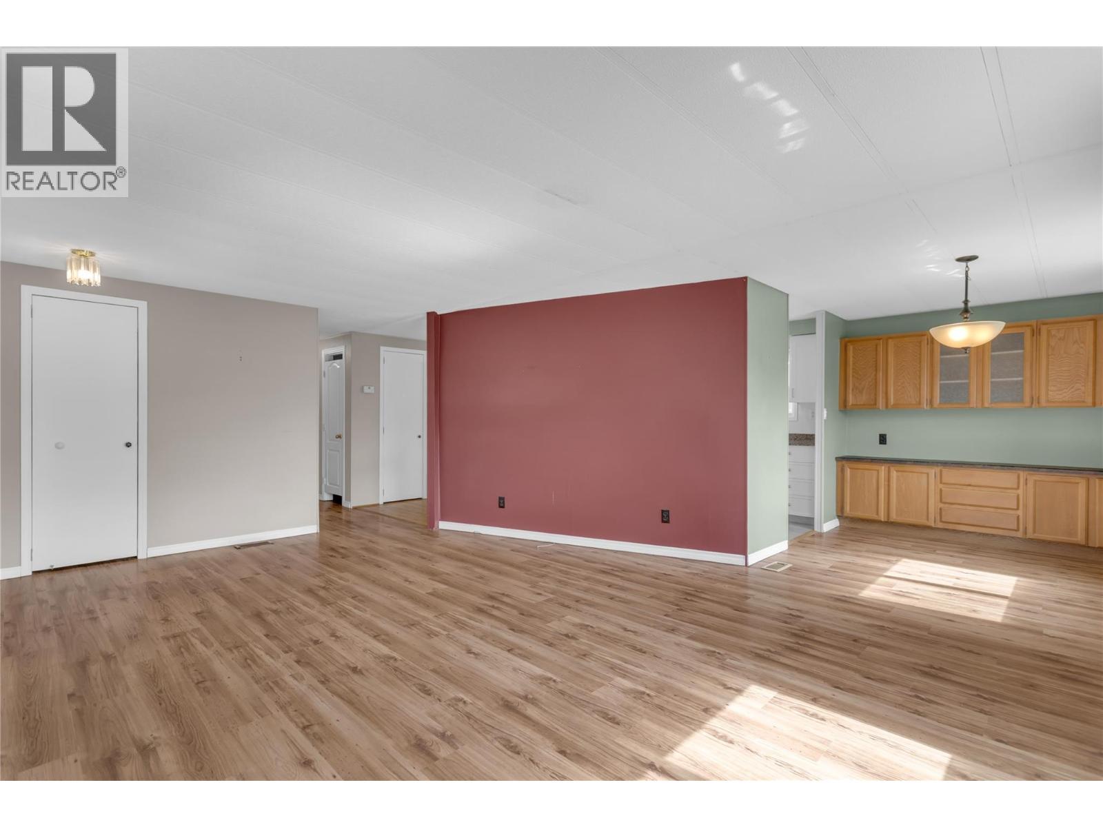 #146 3745 LAKESHORE Road - 7