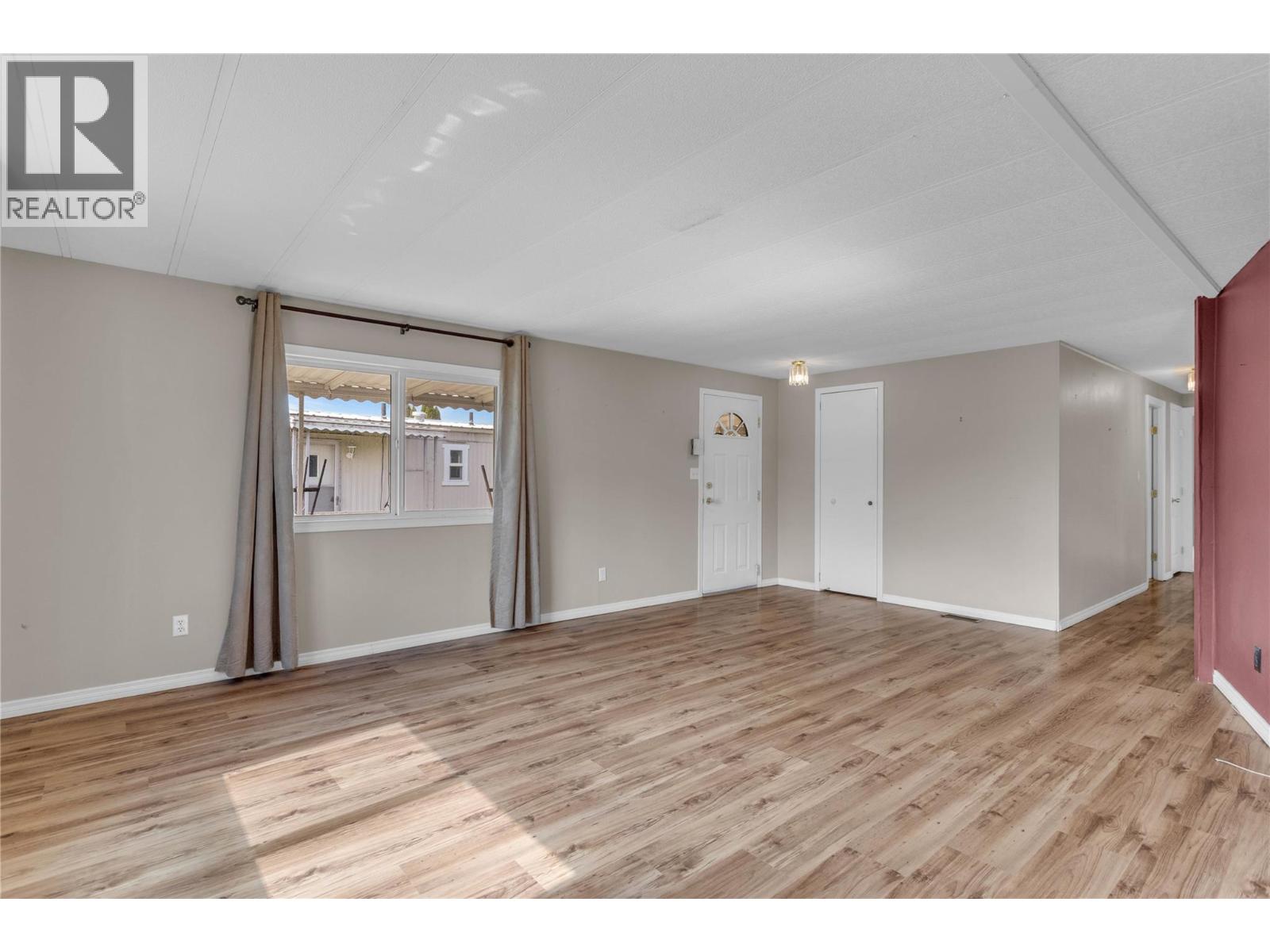 #146 3745 LAKESHORE Road - 8