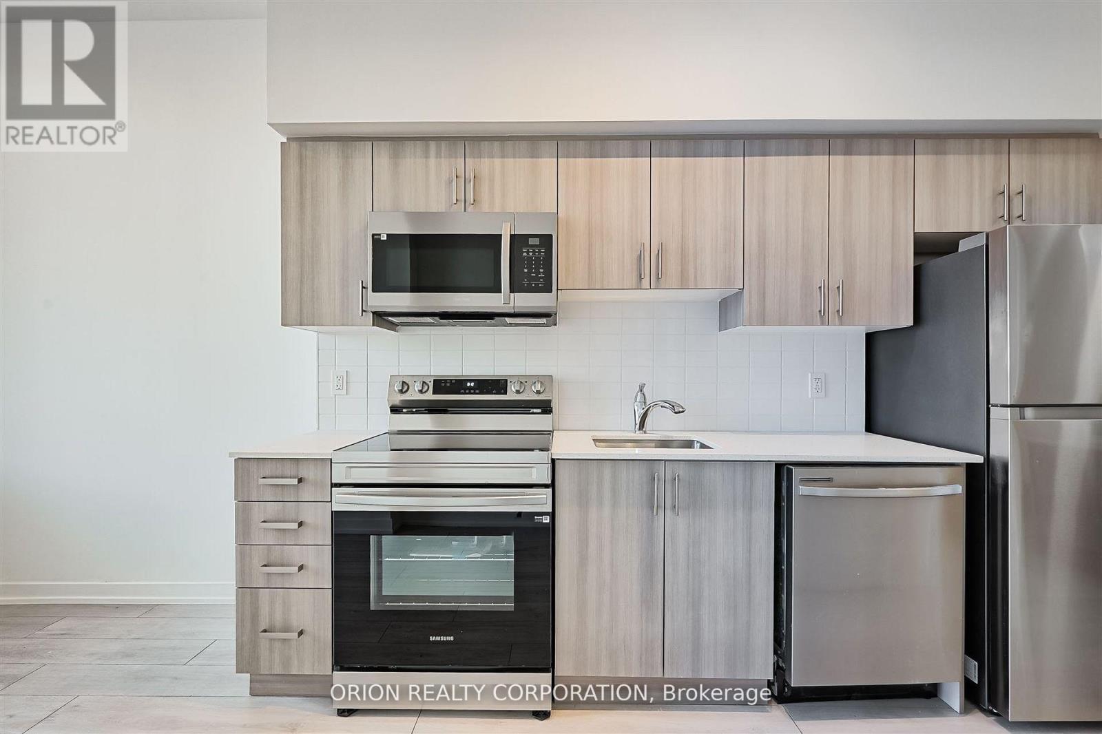 #110 556 MARLEE AVENUE - 10