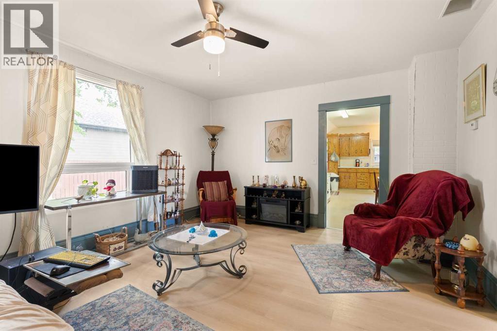 317 3 Street W - photo 4