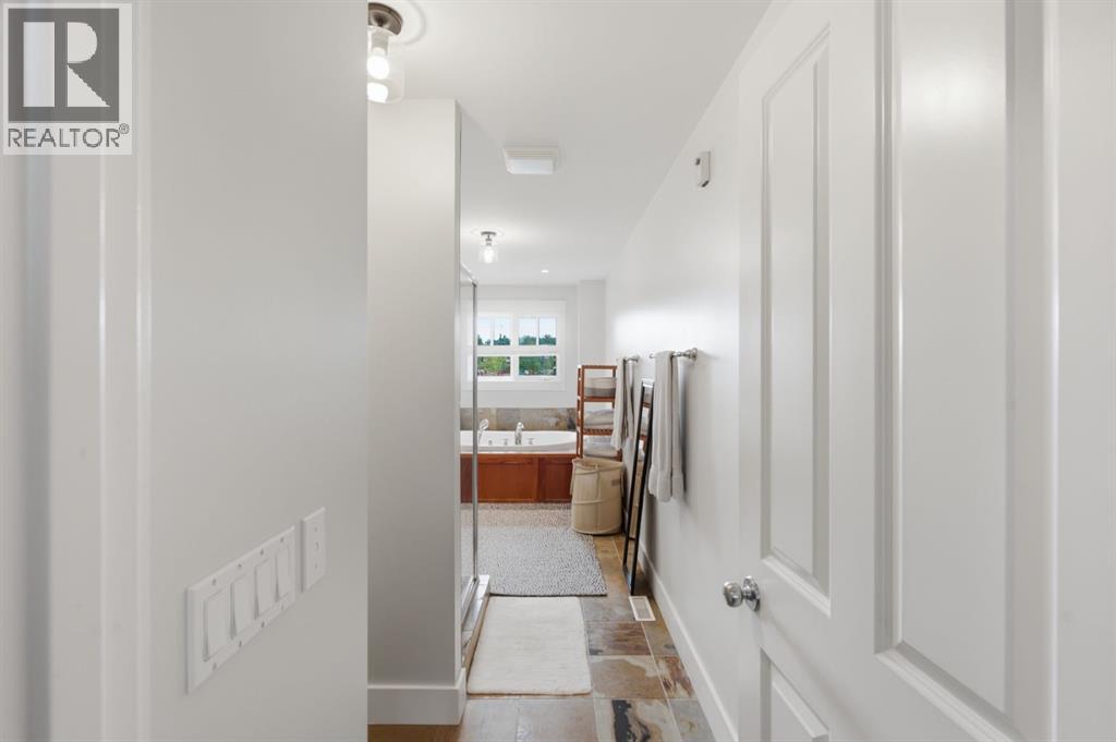 2818 6 Avenue NW — photo 15