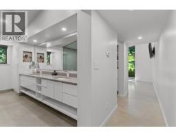 2409 Windridge Drive, North Vancouver, BC V7H1B6 Photo 16