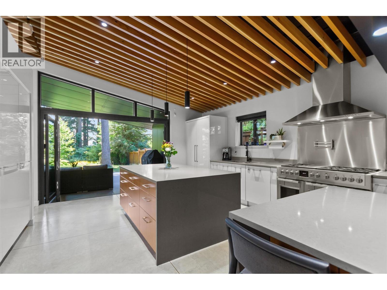2409 WINDRIDGE DRIVE, North Vancouver