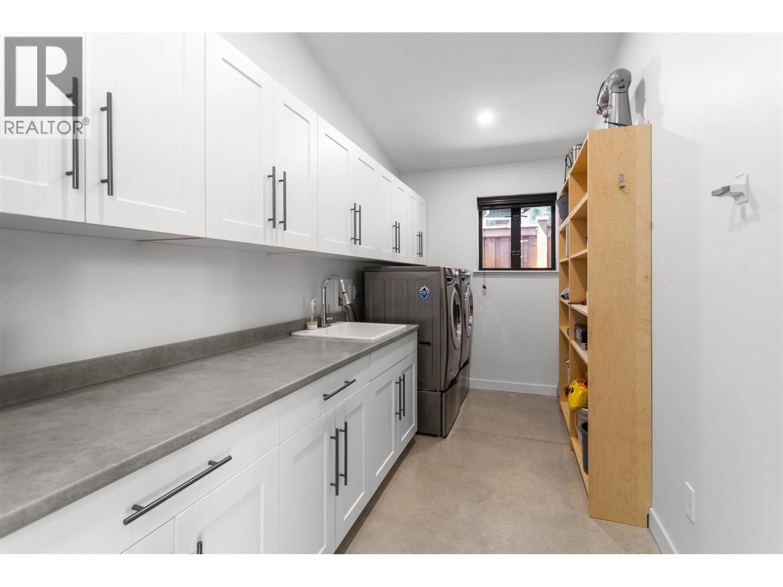 2409 WINDRIDGE DRIVE, North Vancouver