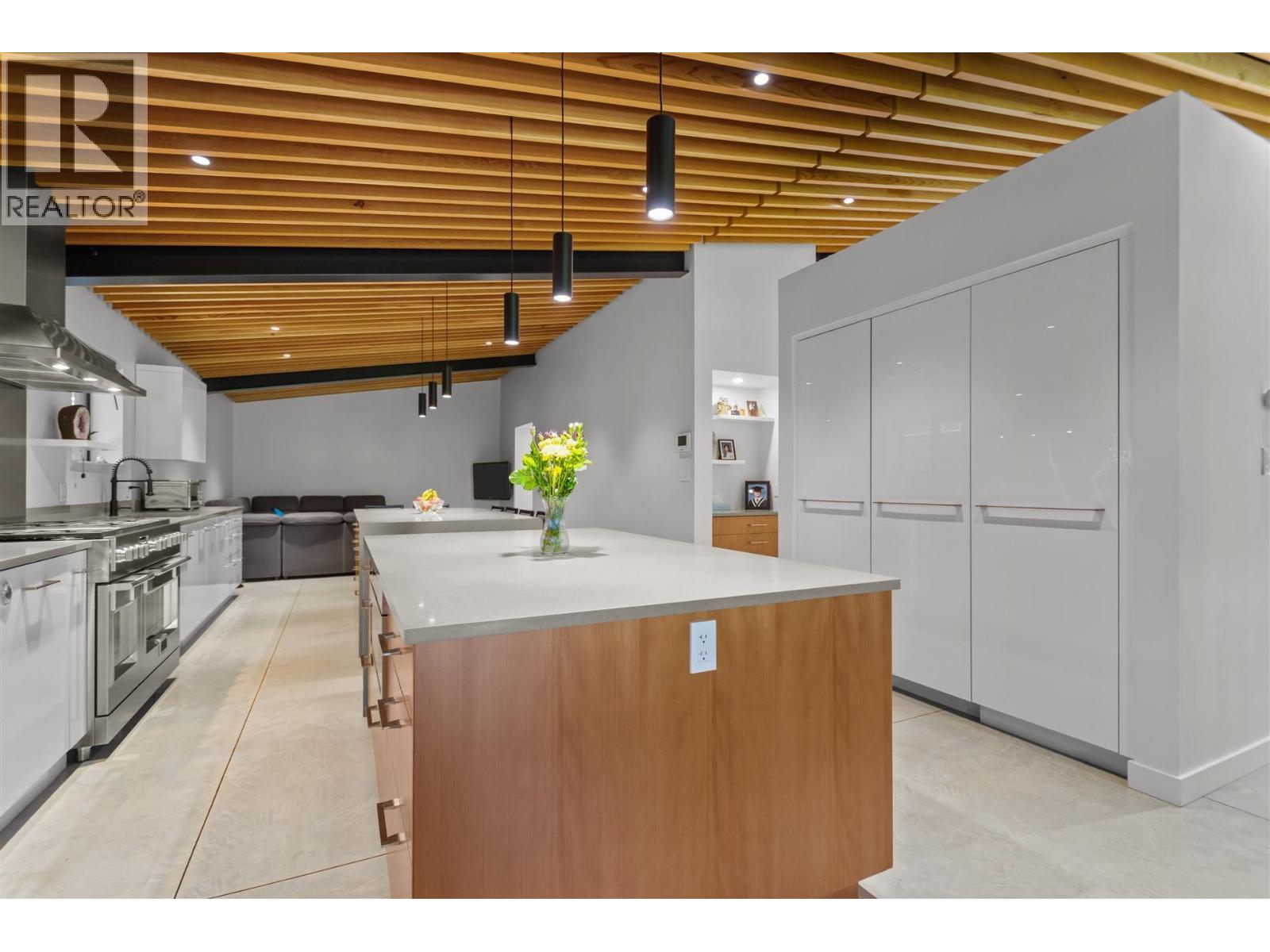 2409 WINDRIDGE DRIVE, North Vancouver