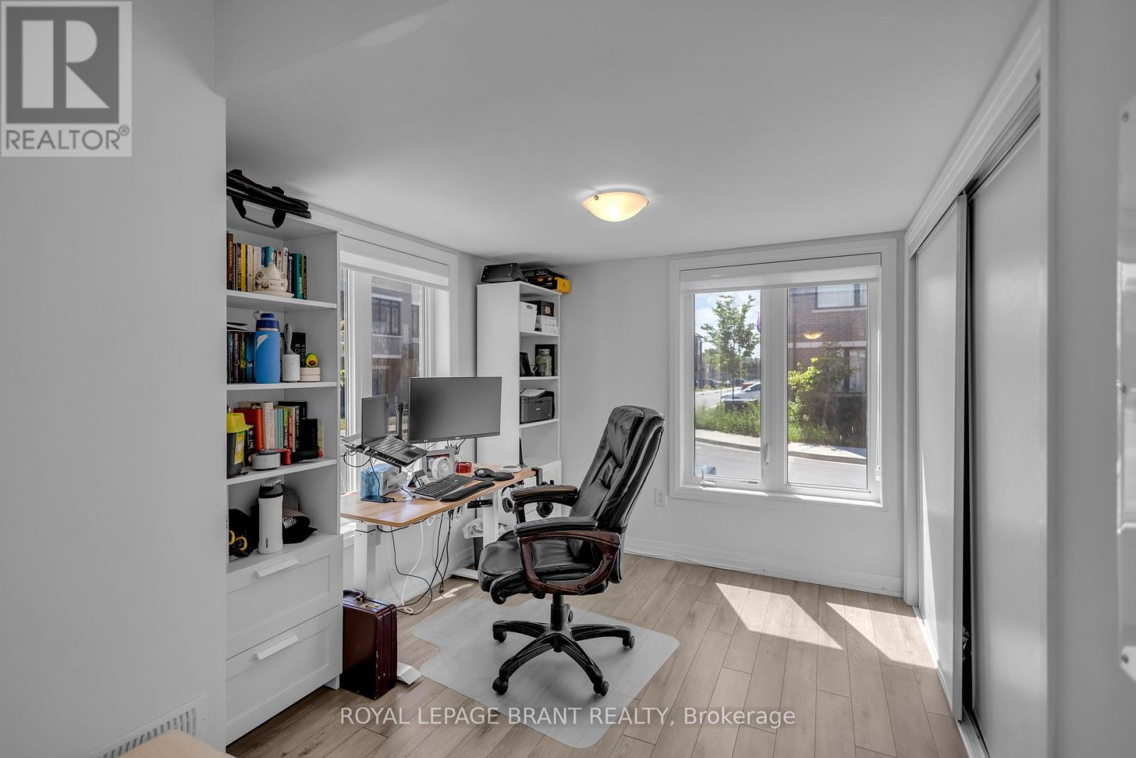 #1118 585 COLBORNE STREET - 10