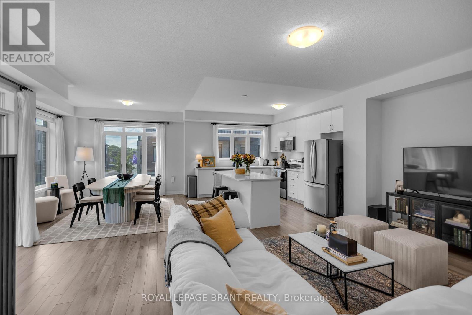 #1118 585 COLBORNE STREET - 16