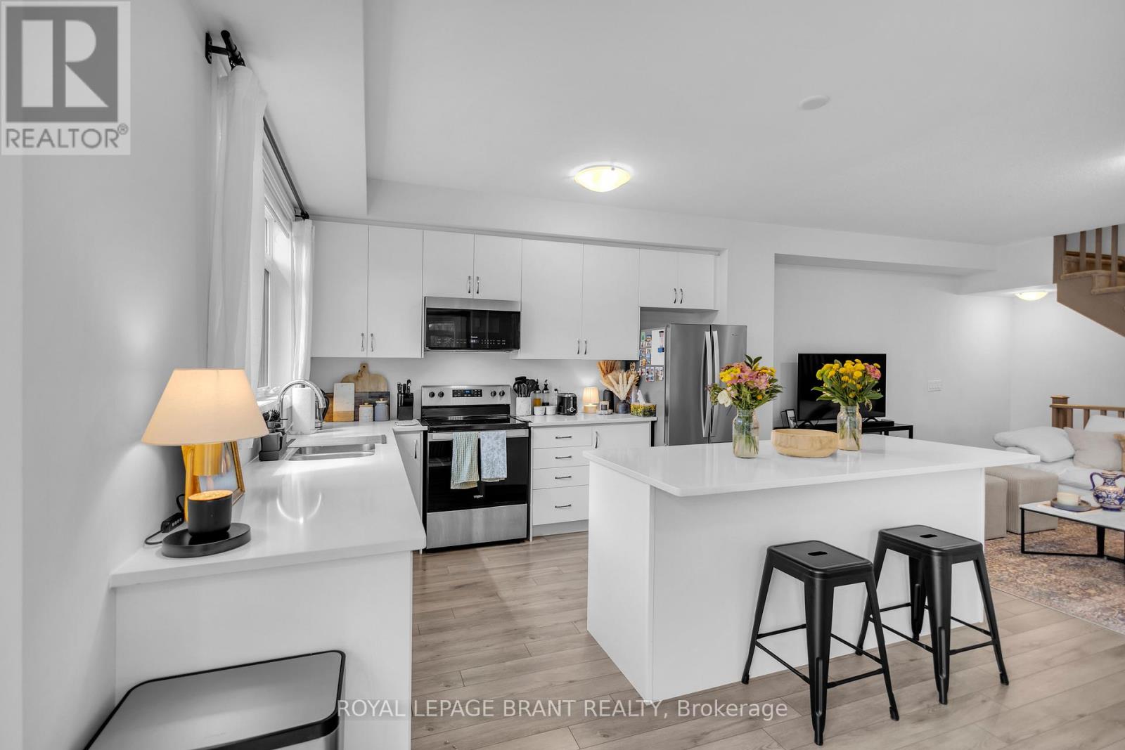 #1118 585 COLBORNE STREET - 20