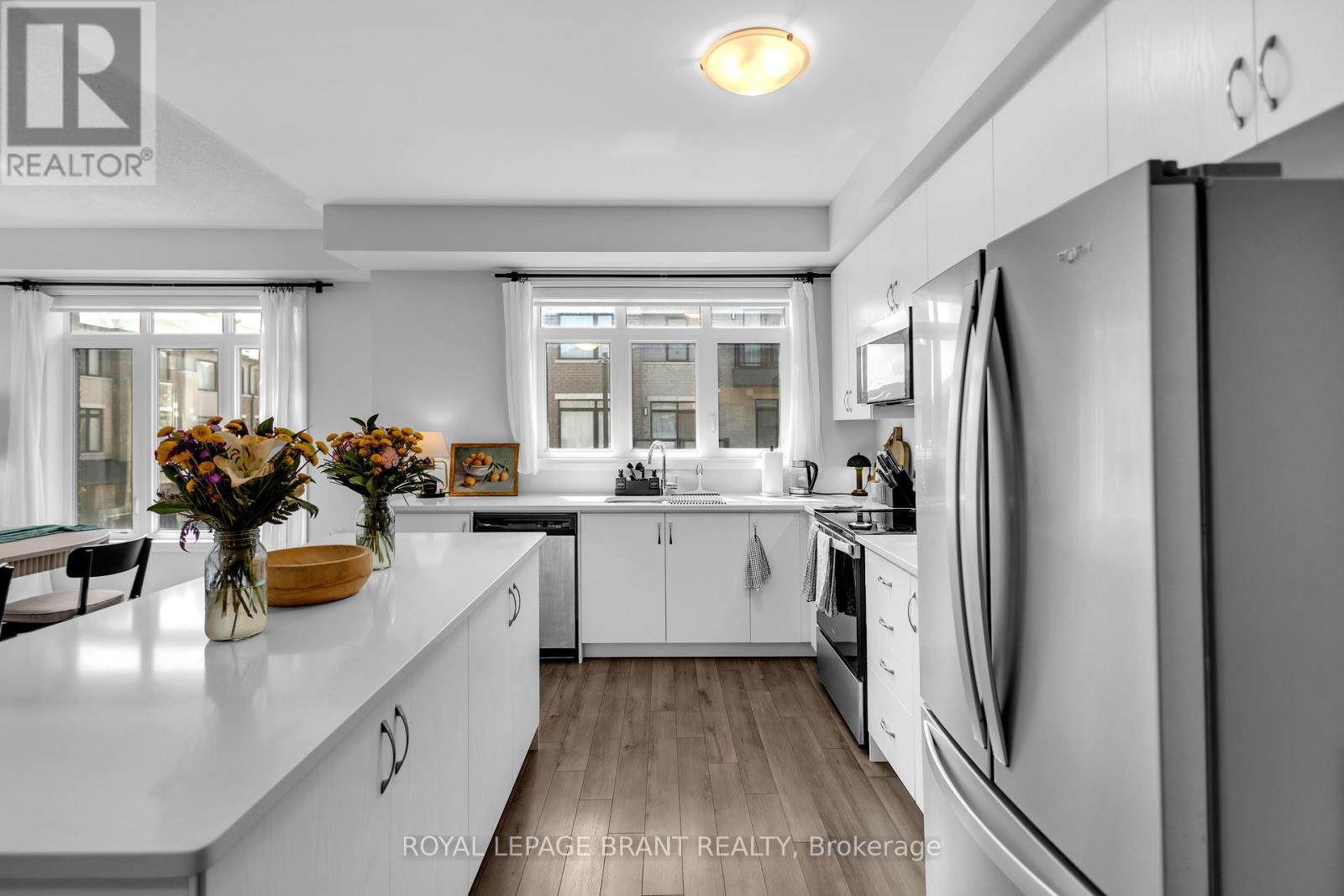 #1118 585 COLBORNE STREET - 22