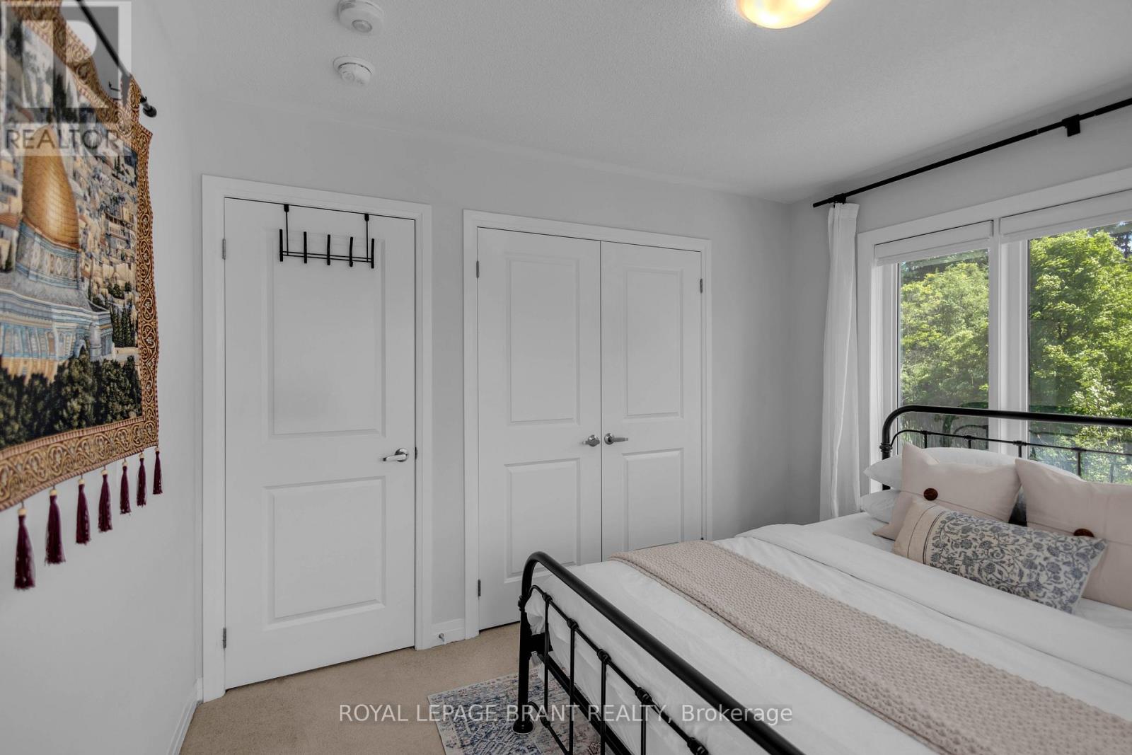 #1118 585 COLBORNE STREET - 32