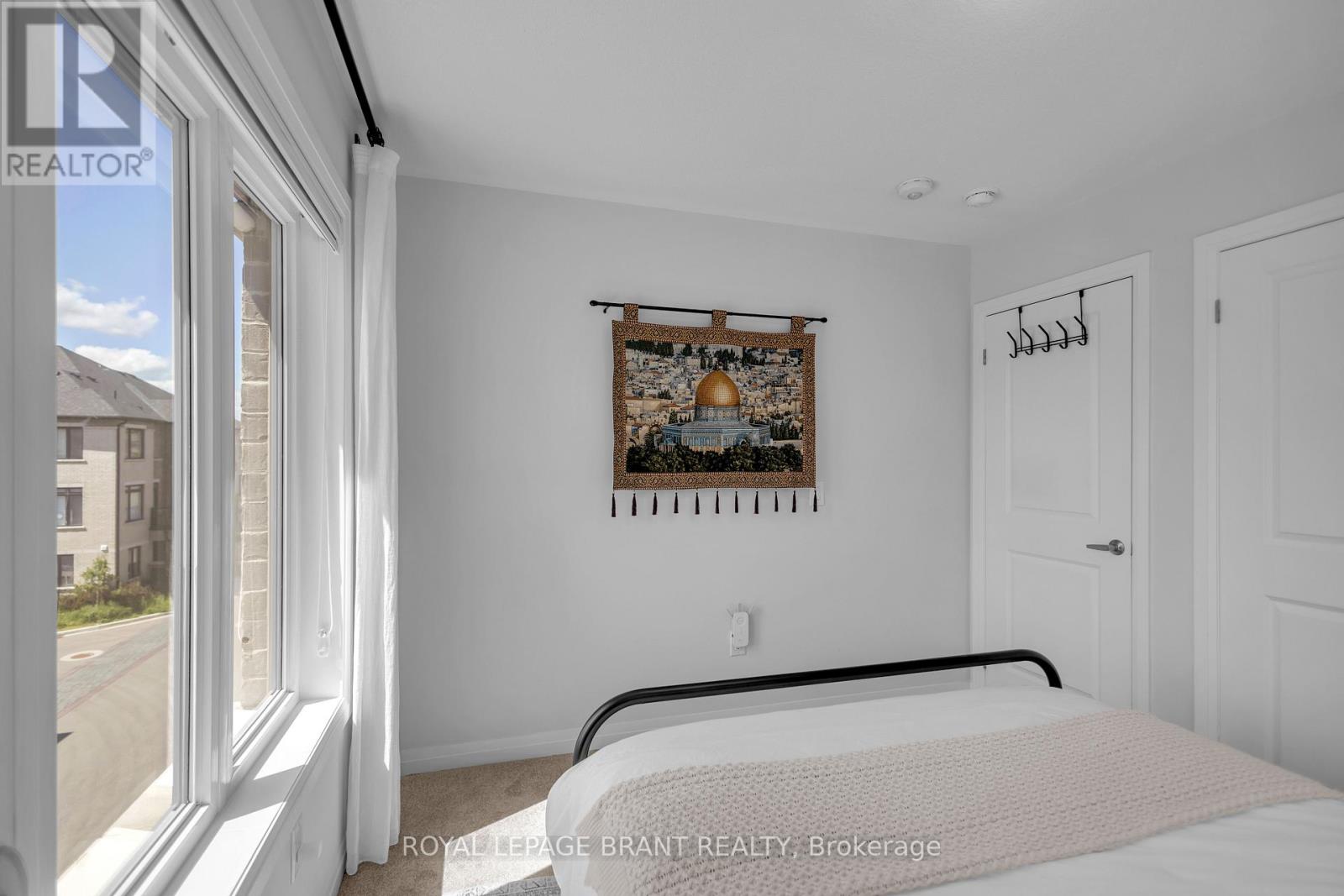 #1118 585 COLBORNE STREET - 33