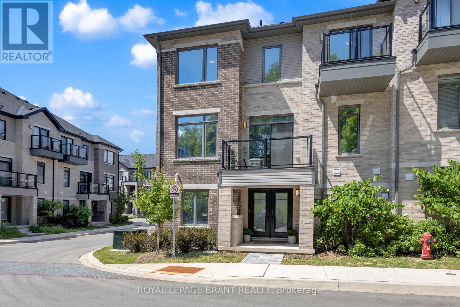 #1118 585 COLBORNE STREET - 4