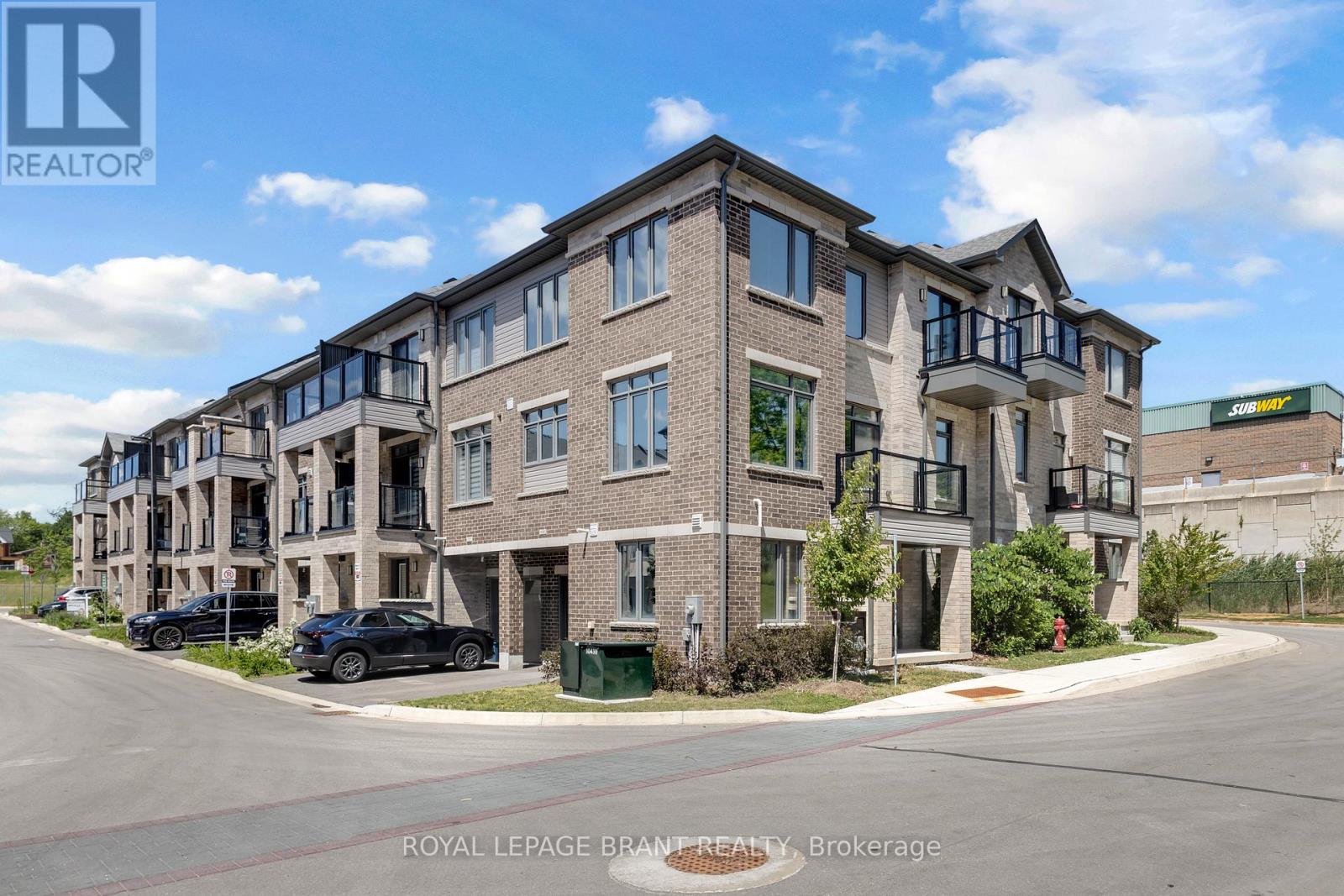 #1118 585 COLBORNE STREET - 45