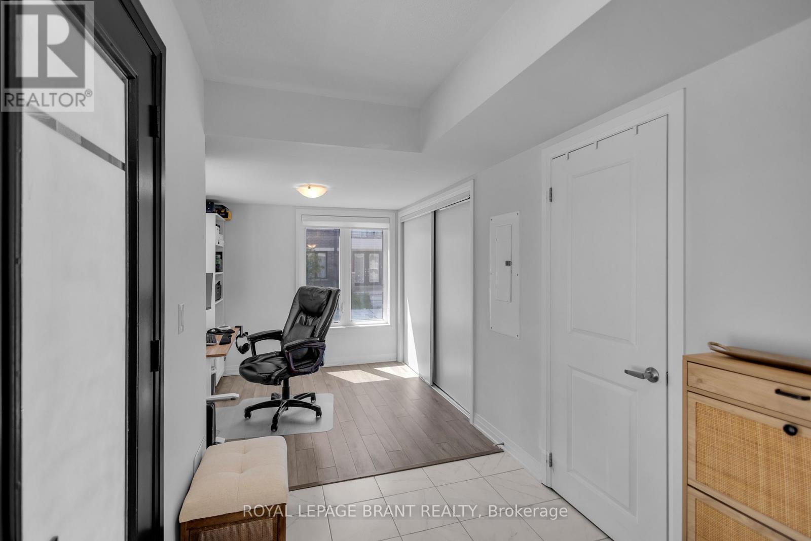 #1118 585 COLBORNE STREET - 8