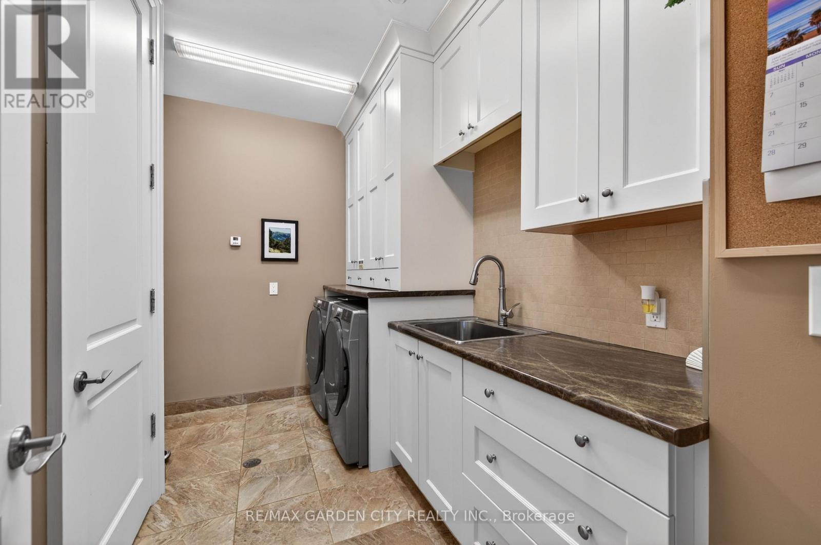 4580 CHERRY AVENUE - 15