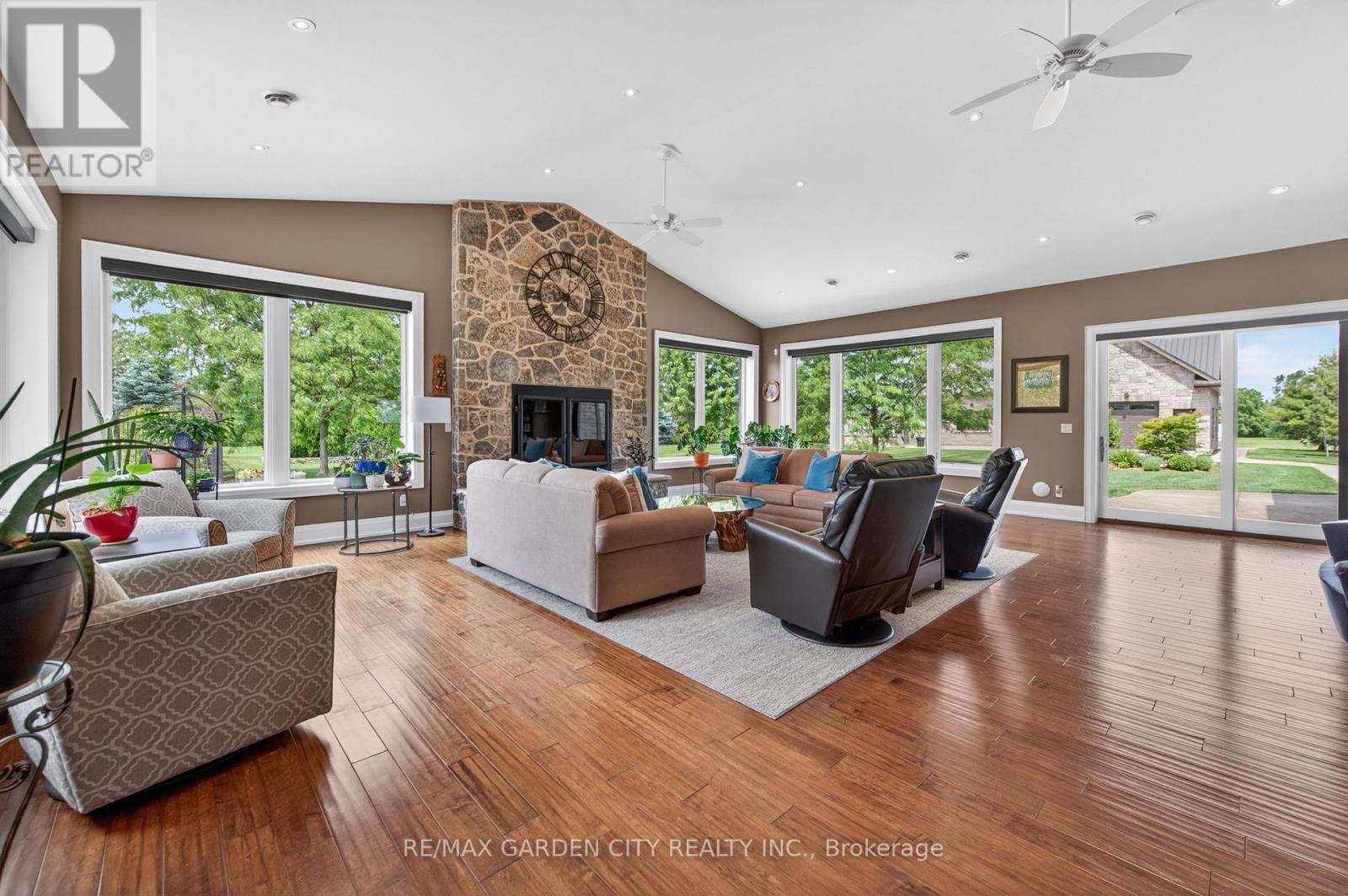 4580 CHERRY AVENUE - 17